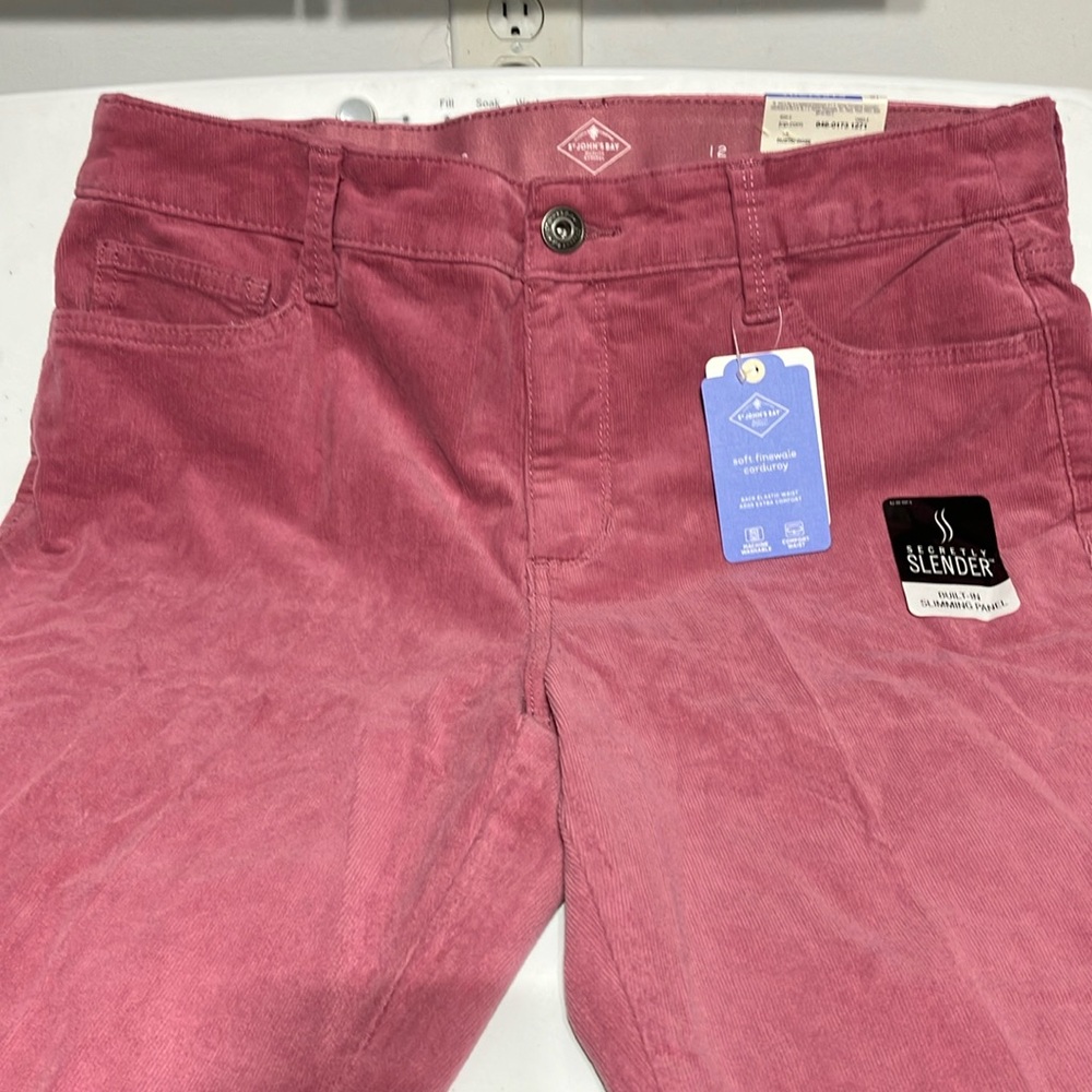 St John’s Bay Straight Leg Soft Corduroy Jeans “ Rustic Rose” size 12 Mid Rise